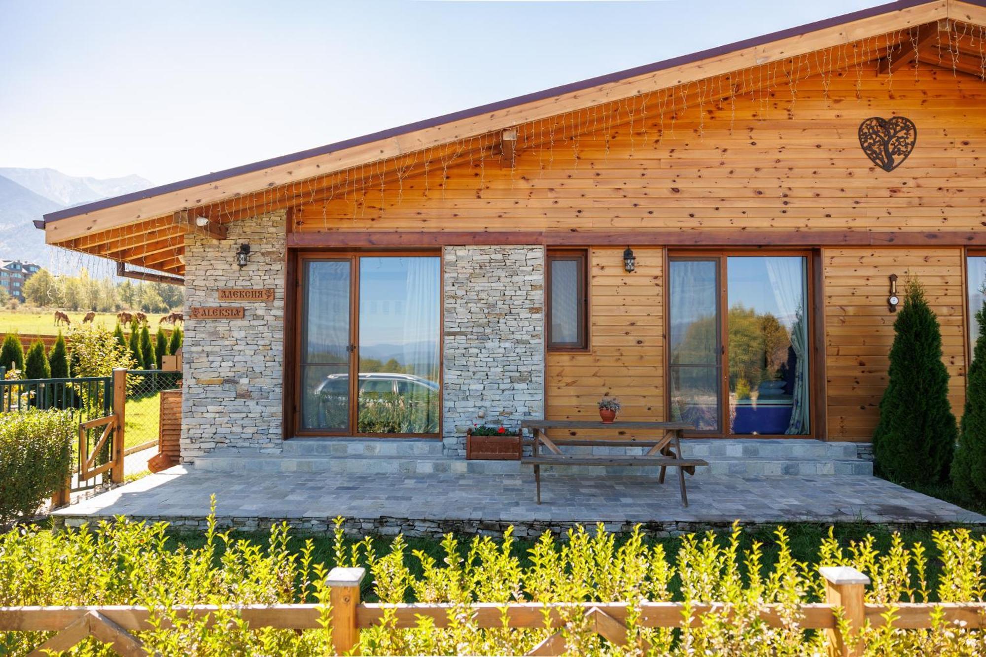 Mountain Villa Aleksia- With Jacuzzi 라즐로그 외부 사진