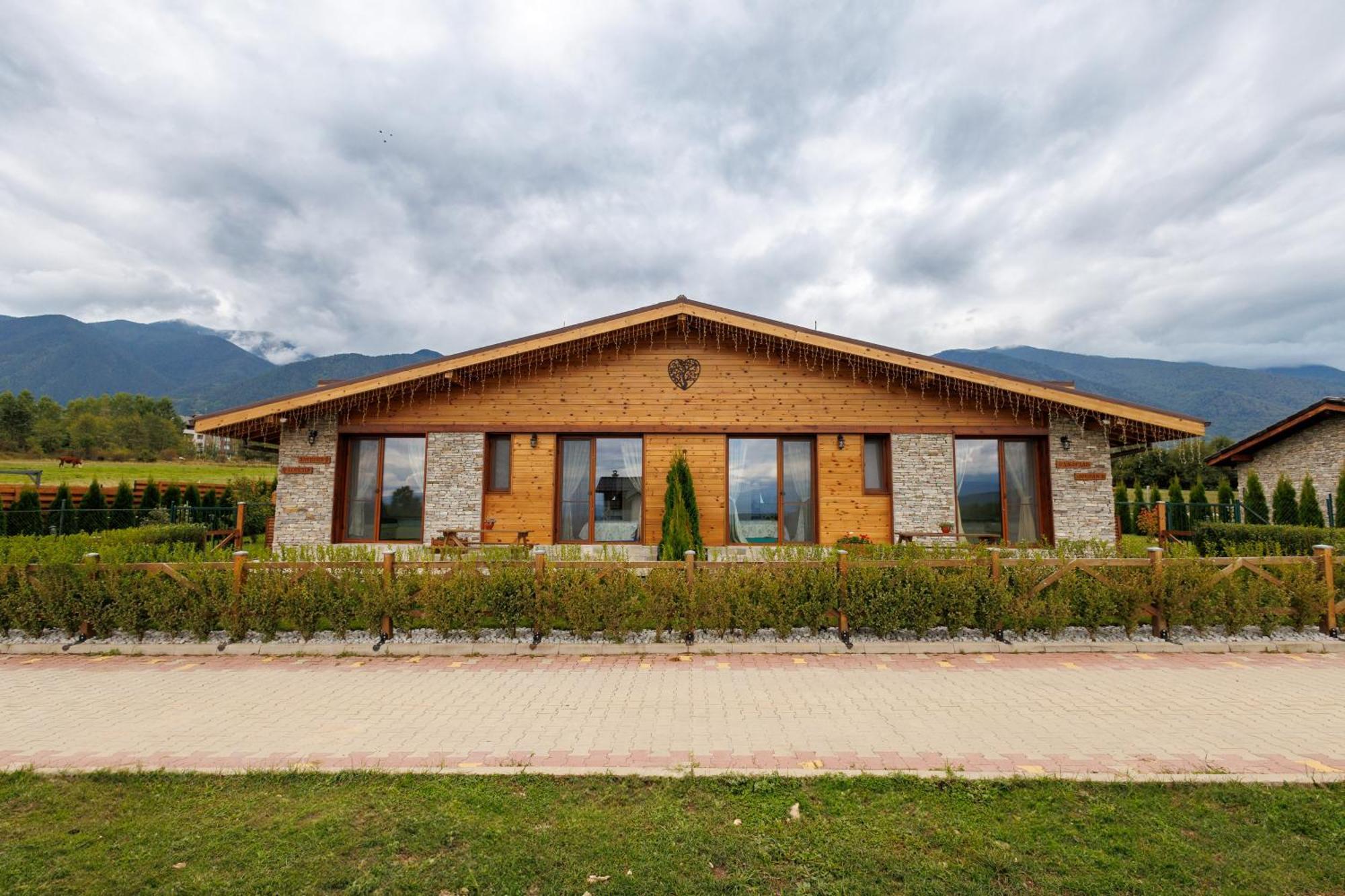 Mountain Villa Aleksia- With Jacuzzi 라즐로그 외부 사진