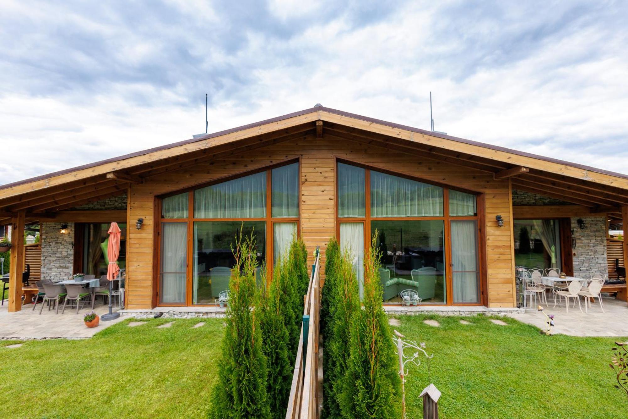 Mountain Villa Aleksia- With Jacuzzi 라즐로그 외부 사진